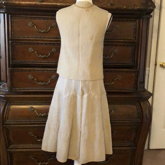 2-pc ADORABLE suede skirt & Matching Vest, sz M - Picture 6 of 7